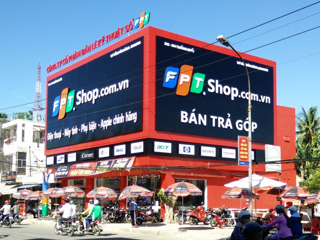 Có nên mua điện thoại ở FPT không? FPT shop có uy tín không 2024?